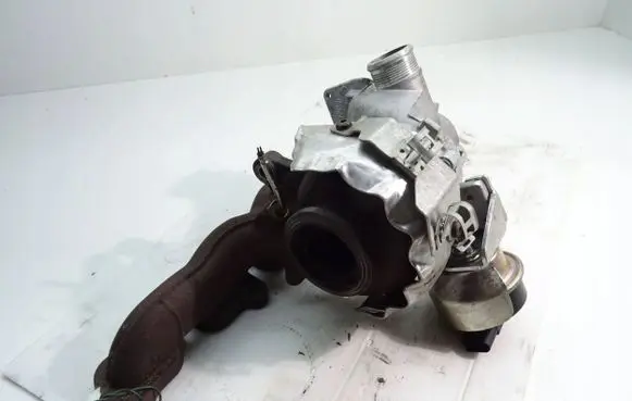 Volkswagen PASSAT B8 Turbo 04L253010B