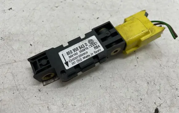 Porsche Cayenne (9PA) Airbag deployment crash/impact sensor 8E0959643D