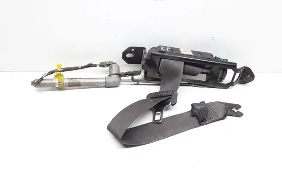 Volvo V70 Front seatbelt 