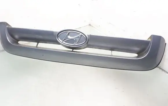 Hyundai Santa Fe Front bumper upper radiator grill 8635126700