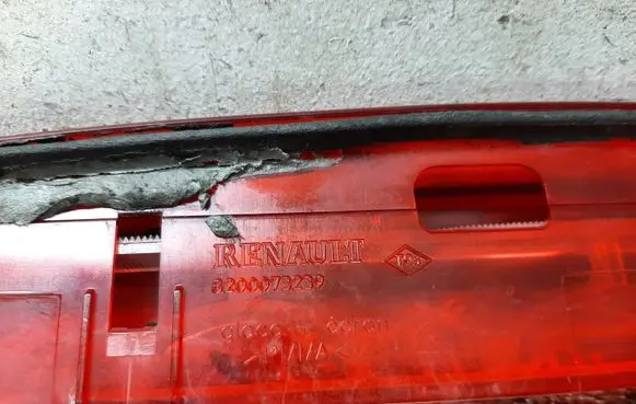 Renault Scenic II - Grand scenic II Third/center stoplight 8200073239