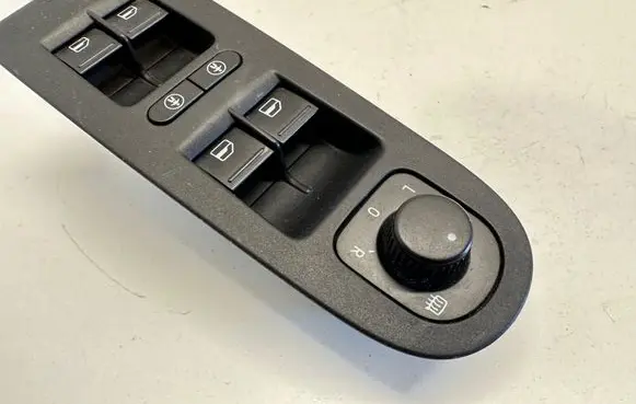 Volkswagen Golf V Electric window control switch 1K0959565K