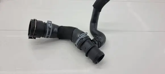 Coolant pipe/hose