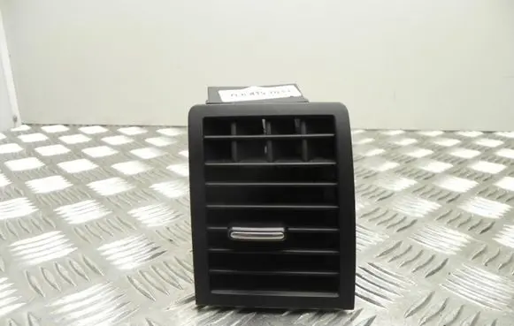 Volkswagen Touareg I Rear air vent grill 7L6819703L T804