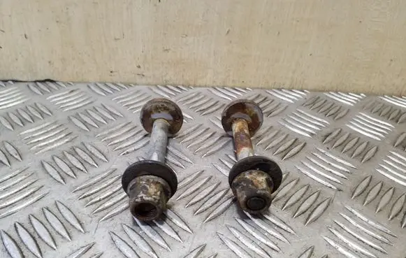 Volvo V40 Cross country Rear suspension camber bolt 