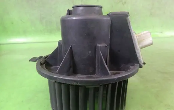 Volkswagen Golf II Heater fan/blower 3137020003