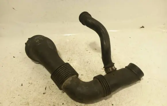 Ford Focus Air intake hose/pipe 4M519A673AE 6652A