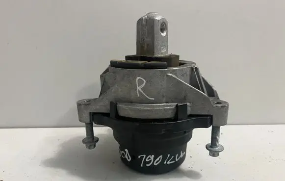 BMW 4 F32 F33 Engine mount bracket 6850220