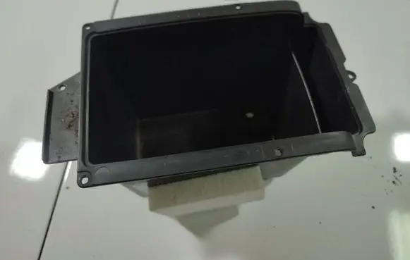 Subaru Legacy Glove box S22001820