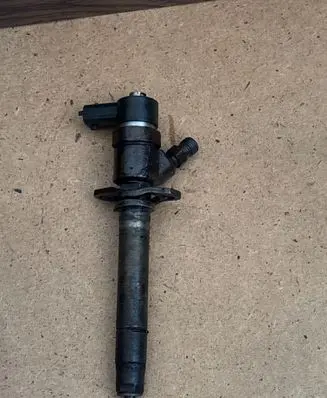 Volvo S80 Fuel injector 658352