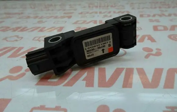 Suzuki Grand Vitara II Airbag deployment crash/impact sensor 38930-65J30