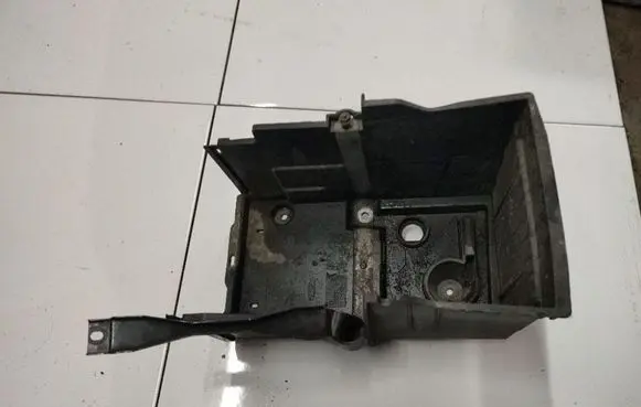 Ford Focus Battery box tray 