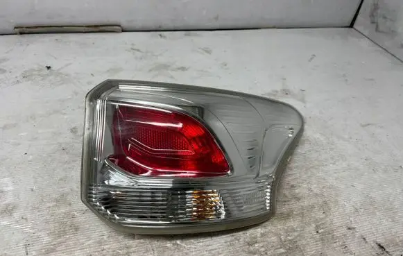 Mitsubishi Outlander Rear/tail lights