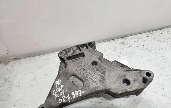 Volkswagen Golf Plus Engine mounting bracket 03G199207F