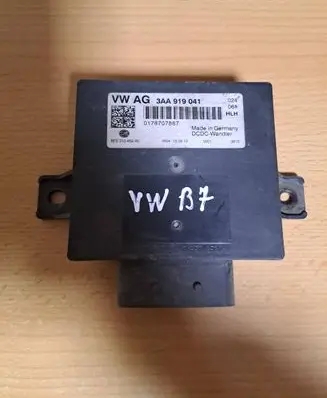 Volkswagen PASSAT B7 Power management control unit 