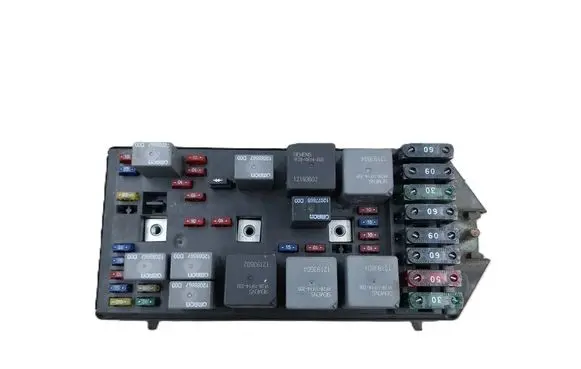 Opel Sintra Fuse module 12193982