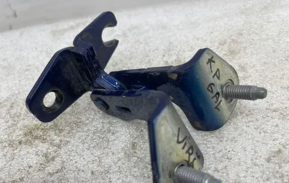 Tesla Model 3 Rear door upper hinge Rul333f