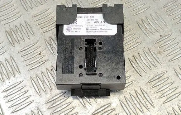 Volkswagen Golf VII Keyless (KESSY) go control unit/module 5Q0959435 00021000 01094700