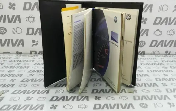 Volkswagen Golf IV Owners service history hand book 