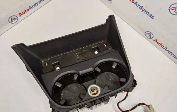 Cup holder front