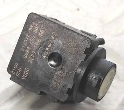 Volkswagen Golf VII Air quality sensor 5Q0907643C 5Q0907659B PA240717