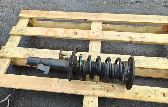 Volvo V60 Front shock absorber/damper 31262896 D7ZBA 154110731