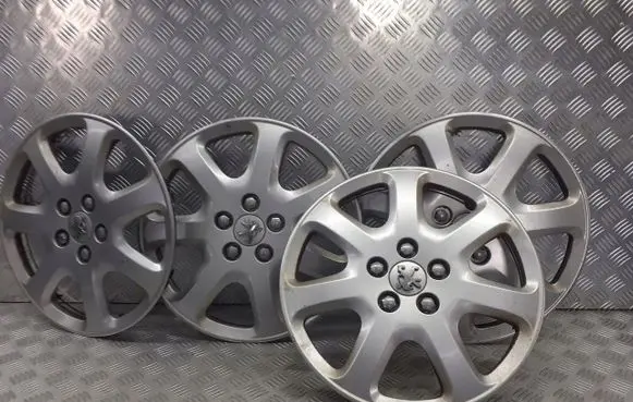 Peugeot 407 R15 wheel hub/cap/trim 9661687480