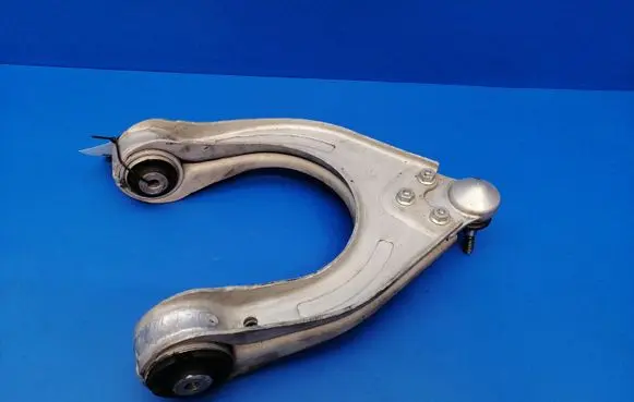 Mercedes-Benz CLS C219 Front lower control arm/wishbone