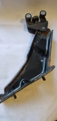 Citroen Berlingo Sliding door lower roller guide/hinge 9680486680f06