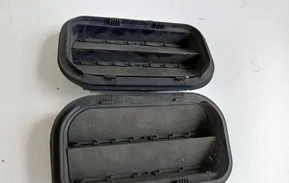Ford Mustang VI Rear air vent grill 3C3A-54280B62