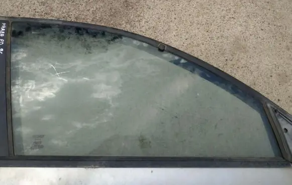 Fiat Marea Front door window glass four-door