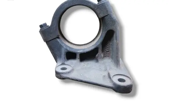 Engine mounting bracket