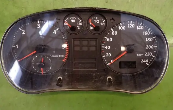 Audi A3 S3 8L Speedometer (instrument cluster) 8L0919860