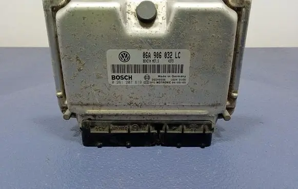 Skoda Octavia Mk2 (1Z) Engine control unit/module ECU 06A906032LC