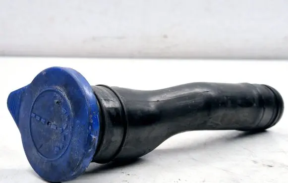 Volvo S70 V70 V70 XC Window washer liquid tank fill tube 9178737