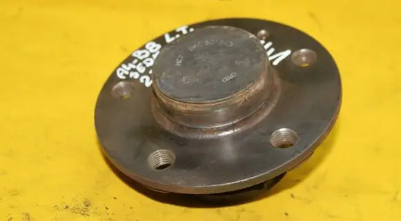 Audi A4 S4 B8 8K Rear wheel hub 8K0501611A