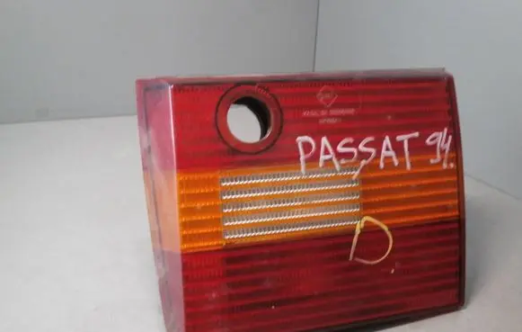 Volkswagen PASSAT B4 Tailgate rear/tail lights 3A9945108