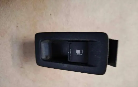 Volkswagen Touran I Fuel tank opening switch 1F0959527