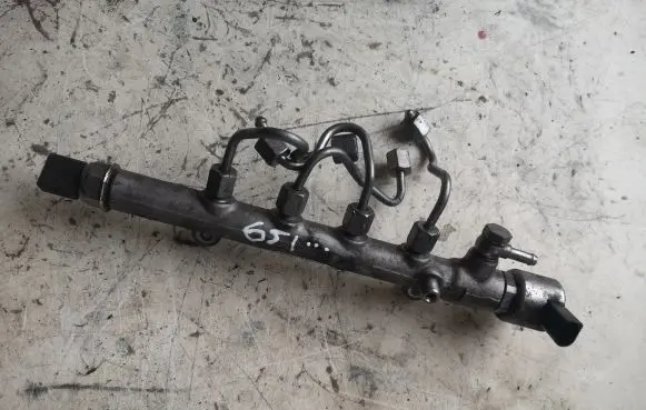 Mercedes-Benz GLA W156 Fuel main line pipe A65107007