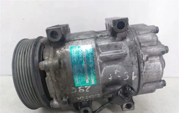 Ford Focus C-MAX Air conditioning (A/C) compressor (pump) 3M5H-19D628-HC