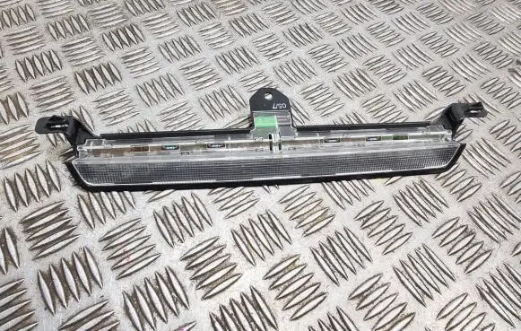 Volvo XC70 Third/center stoplight 8658948