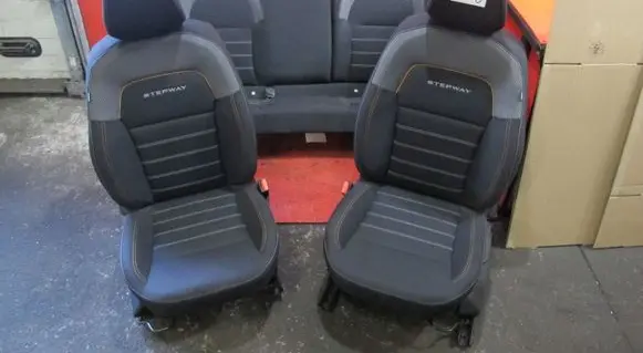 Dacia Sandero III Seat set 