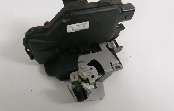 Audi A4 S4 B6 8E 8H Rear door lock 8E0839016C