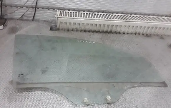 Hyundai Getz Front door window glass four-door
