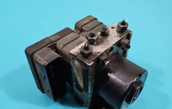 Ford Fiesta ABS Pump 8V512M110AD IMPRK1487939