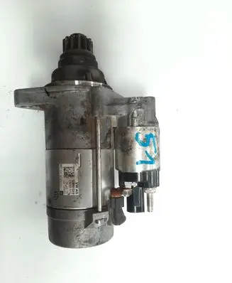 Volkswagen Golf VII Starter motor 02M911024B