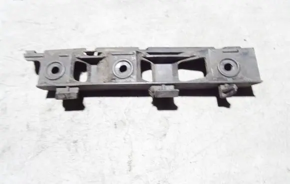Volkswagen PASSAT B6 Front bumper mounting bracket 807183