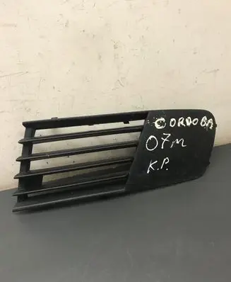 Seat Cordoba (6L) Front fog light trim/grill