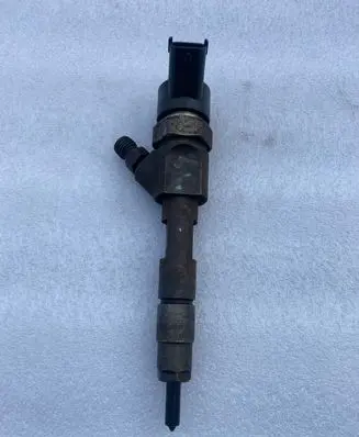 Renault Megane I Fuel injector 7700111014