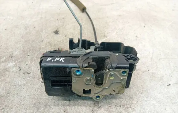 Opel Antara Front door lock